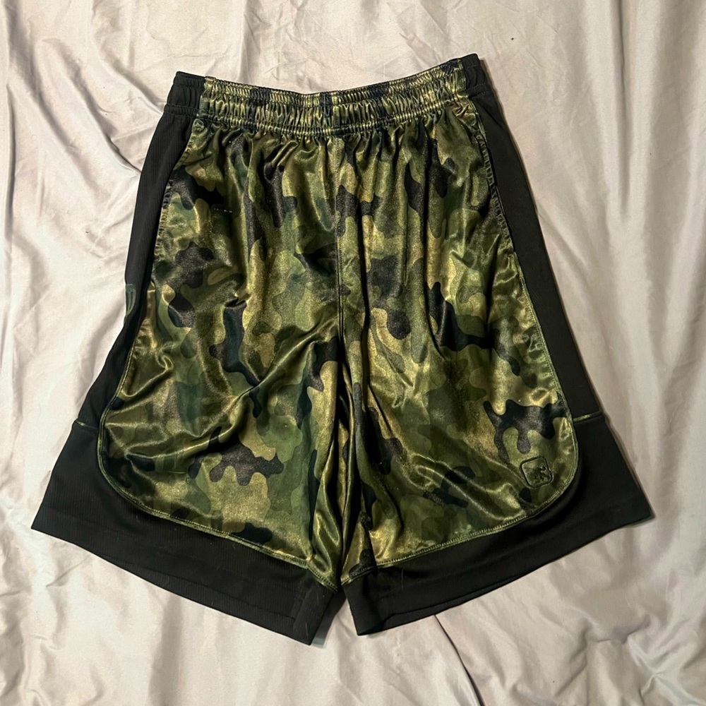 Men’s camouflage basketball shorts